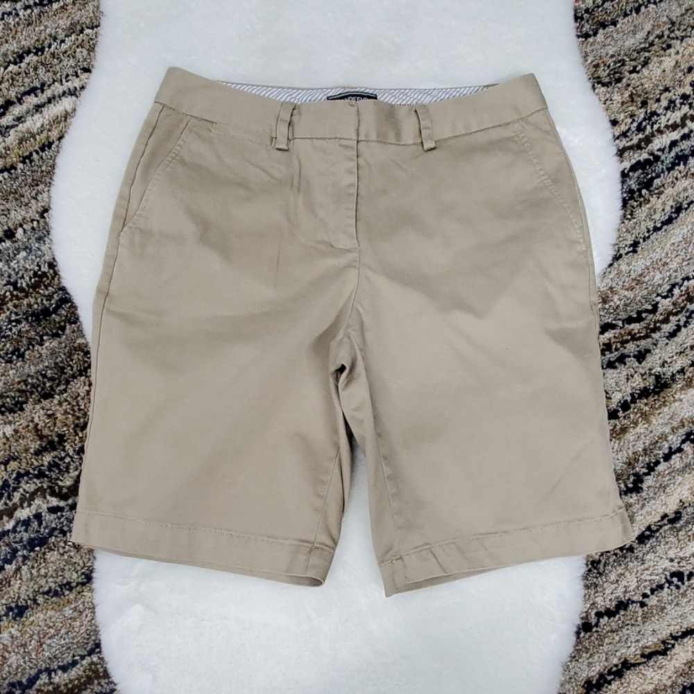 Lands'end mid rise shorts 6